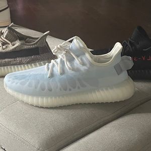 New Yeezy 350 V2 Mono Ice: 10.5
